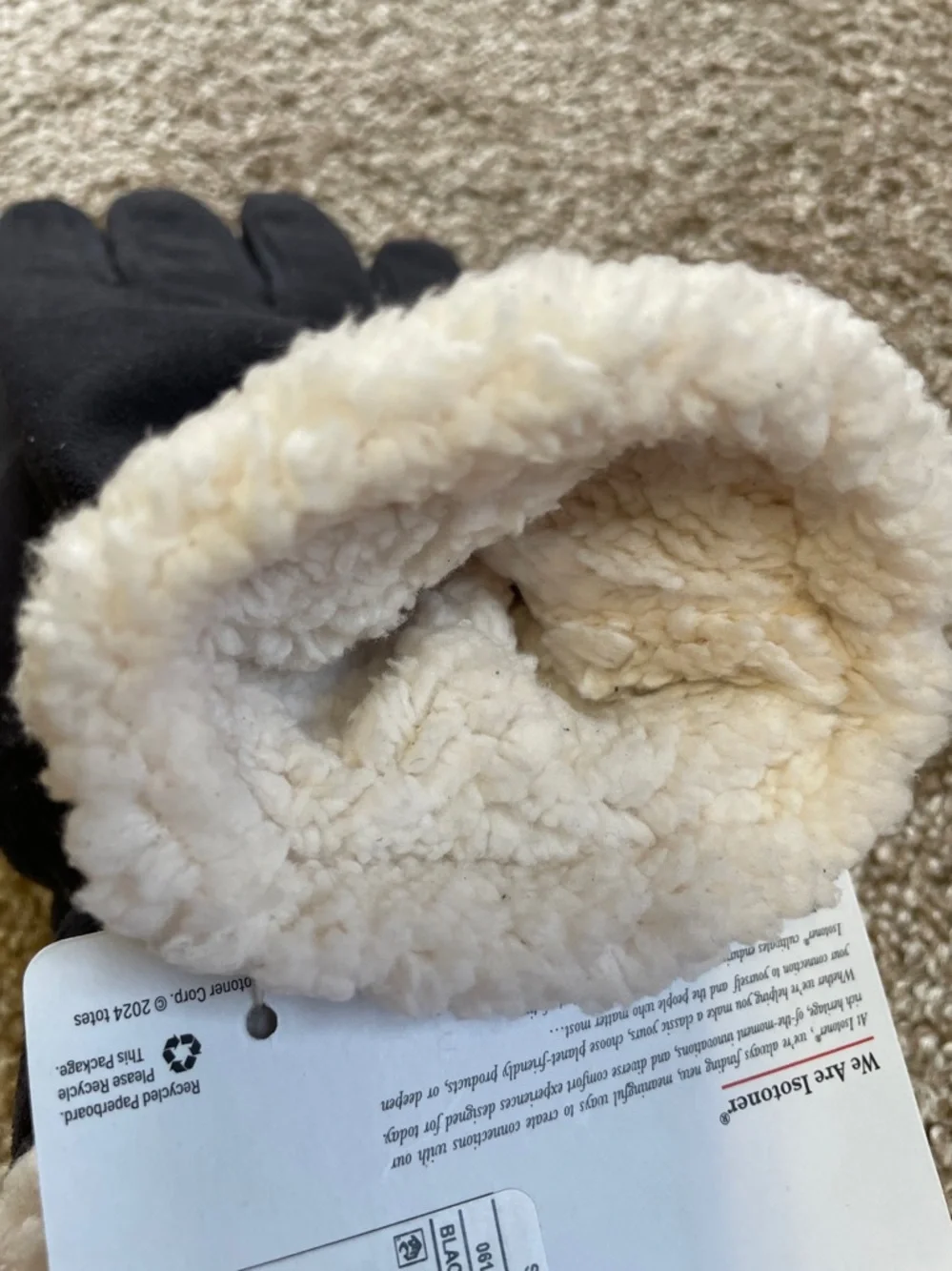 NWT Isotoner Gloves